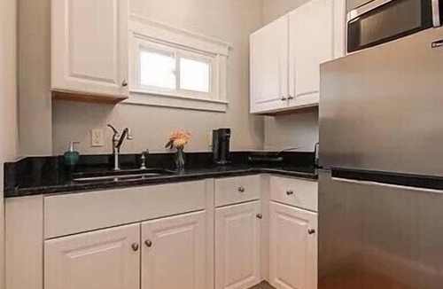 Portland Apartment | Ocean View East End Studio in a Historic Victorian