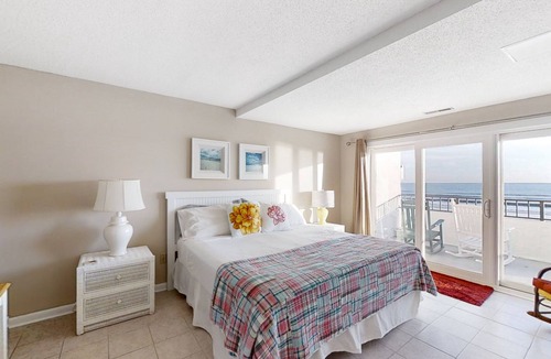Pine Knoll Shores Condo | Oceanfront, 2nd-Floor Condo with Great Ocean View, Balcony, WiFi & Shared Pool