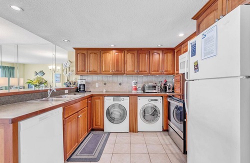 Cherry Grove Beach Condo | Oceanfront 3BR Condo l Springs Towers l Pool l