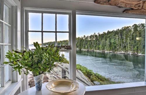 Boothbay Harbor House | Oceanfront Cottage w/Deck 2 Mi to Boothbay Harbor
