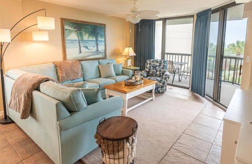 Litchfield by the Sea Condo | Oceanfront Condo - Litchfield by the Sea - Community Pool & Hot Tub