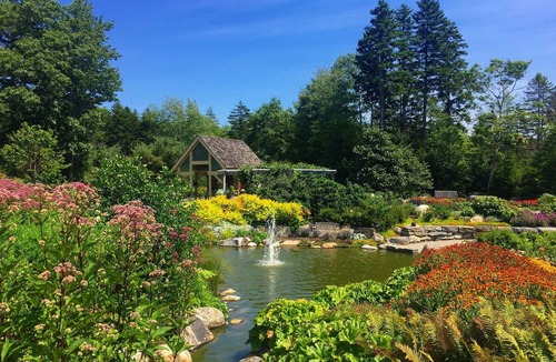 Ocean Point Hotel | Oceanfront Double Queen w/Porch | Bluebird Ocean Point Inn | Dog-Friendly