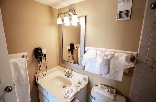 Garden City Hotel | Oceanfront Escape | 3BR, Pool & Hot Tub