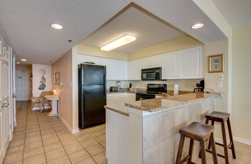 Crescent Beach Condo | Oceanfront luxury condo and great amenities + Free Attraction Tickets!