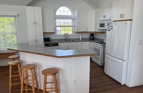 Pine Island House | OCEANSIDE: 600 feet from beach! Pet Friendly! Hot Tub! 400 ft to community pool!