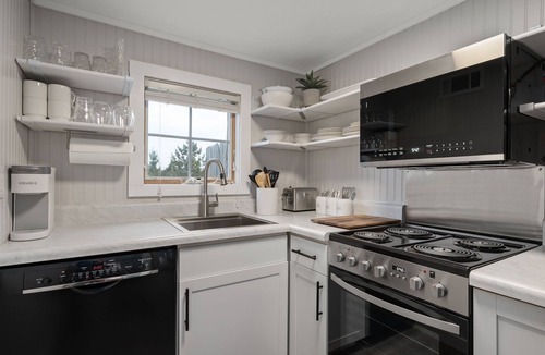 South Nags Head Cottage | Oceanside Cottage Steps from the Beach! The Gray Sandcastle!