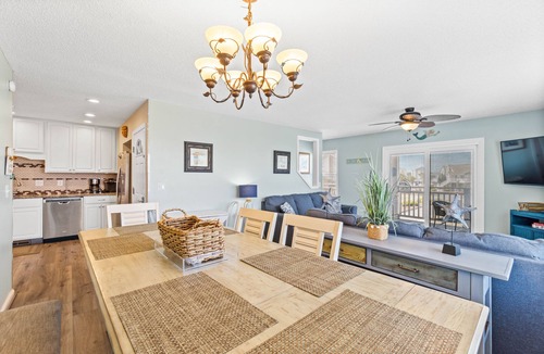 Ocean Isle Beach House | Oceanside/Private Beach Walkway no streets to cross-Sleeps 14, Upscale, Pool
