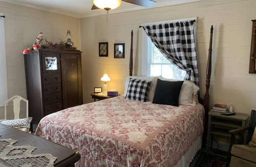Lake City Other | Olives Bed and Breakfast is a beautiful 1919 home that takes you back in time.