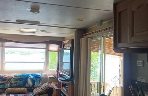 Russellville House | on the banks of the beautiful Miramichi, easy acess to beach,beautiful view.