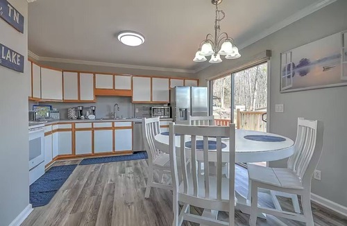 Oak Grove House | One Pointe Luxury Lake Retreat – 4BR/4BA Comfort & Style