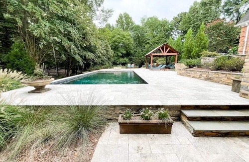 Monroe Apartment | [Optional Hot Tub] Farmhouse style apartment - newly renovated