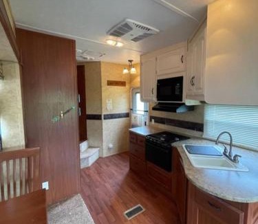 Peletier House | Outback Fifth Wheel at Seaside Cottages