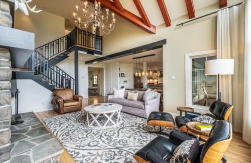 Mont-Tremblant Ski Chalet | Panache 784 Hot tub Walk to Ski-in Ski-out