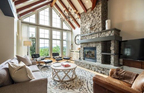 Mont-Tremblant Ski Chalet | Panache 784 Hot tub Walk to Ski-in Ski-out