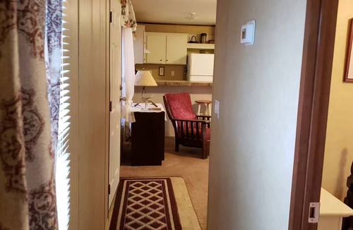 Cleveland House | Paradise Caravan 3/2 in Heart of wine country 20 min drive to Helen full kitchen