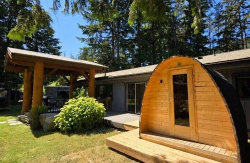Woodfibre Cottage | Paradise Valley Escape, Sauna & Outdoor fire Pit