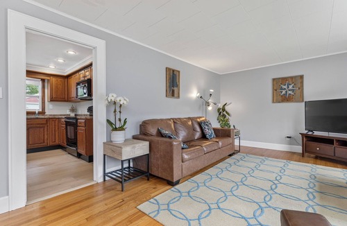 Pond Cove House | Pastoral Tranquil Walkable to Trails Dining Shopping Secure Bike Boat Storage