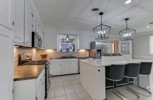 New Kent House | PEACEFUL 25 ACRE GETAWAY FOR FAMILY GATHERINGS
