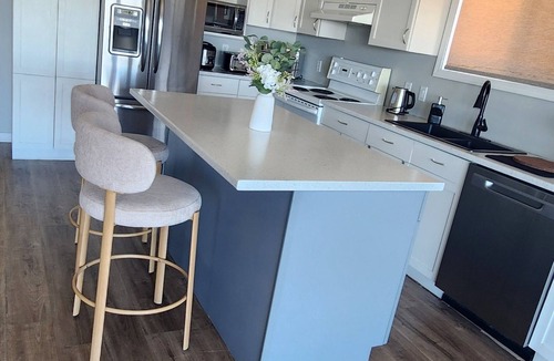 Manitoba House | Peaceful 3BR Lakeside Escape in Neepawa