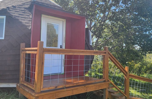 North Fork Cabin | Peaceful country rustic glamping cottage- stargazing and mountain views
