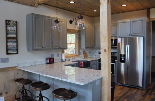 Blue Ridge House | Peaceful getaway 6 mins to downtown! 3 Fireplaces! King on each level!