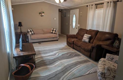 Summerton House | Peaceful home beside Lake Marion & near Cuddo Park