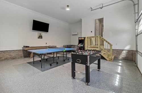 Southmont House | Peaceful Lakehouse - Relax & Recharge - Pet Friendly