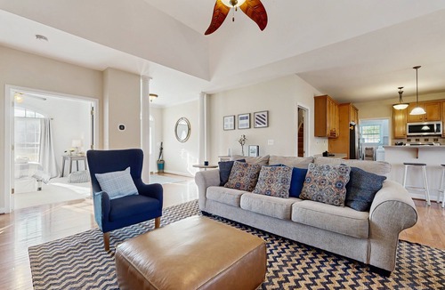 Livingston House | Peaceful lakeside retreat with hot tub, private pool, dock & paddle boards