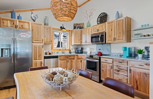 Waynesville Cabin | Peaceful Mountain Retreat Near Great Smoky Mountains - Hot Tub & Fire Pit.