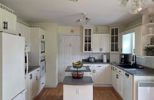 Grand Barachois House | PEACEFUL QUIET GETAWAY WITH PRIVATE BEACH ACCESS