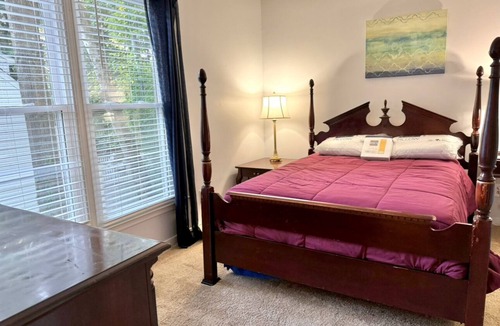 Woodlake House | Perfect for Extended Stays! Pet Friendly, Fenced Yard, Garage
