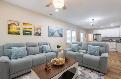 Sea Scape Apartment | Perfect OBX Stay - Cozy 2BR apartment in Kitty Hawk close to the beach & dinning