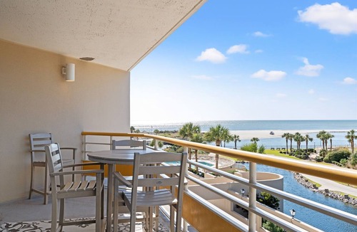 Myrtle Beach Condo | Perfect Ocean View! Large Balcony-Fantastic Kitchen & Baths! + Beach Locker!