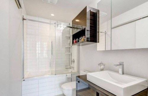 Cite Multimedia Apartment | Perle Tout Équipée Avec Vue, Balcon et Wi-fi Vieux-montréal et Centre-ville