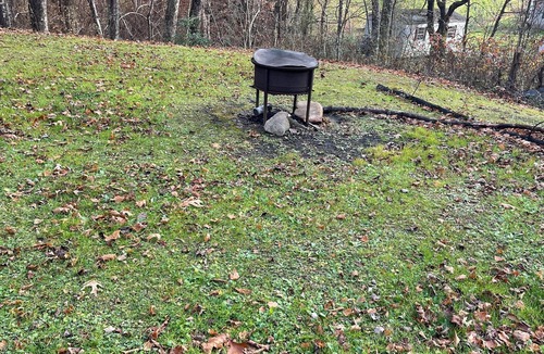 Northfork House | Pet Friendly 2-bedroom mobile home in Crumpler minutes from HMT's Indian Ridge