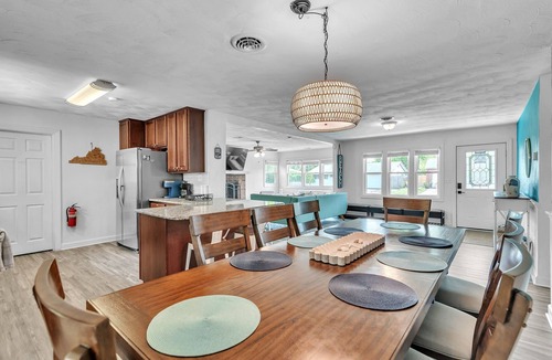 Bayview House | Pet Friendly Family Getaway + 1 Block from Beach + Game Room + Fenced Yard