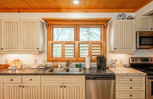 Rosman House | Pet friendly! Mountain views and only 20 mins to Brevard!