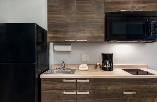 Westgate Hotel | Pet-Friendly Stay with Kitchen Perfect for Long-Term Visits Near Camp Lejeune