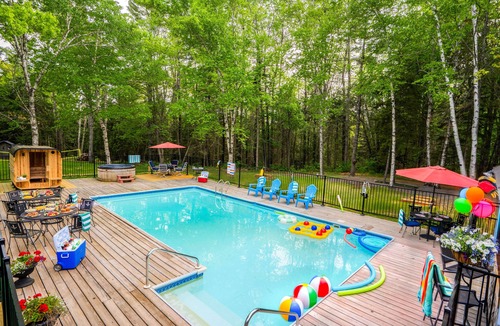 Northport House | Pine Lodge 11BR: Sleeps 34 - Group Getaway & Events