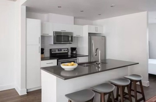 Quartier des Spectacles Apartment | Place-Des-Arts 1-Bedroom Condo