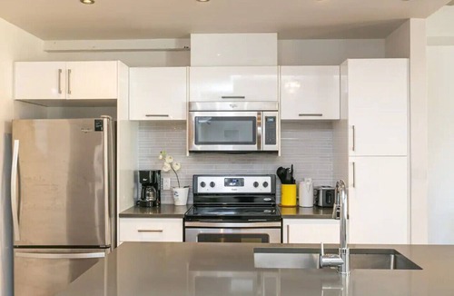 Quartier des Spectacles Apartment | Place-Des-Arts 1-Bedroom Condo