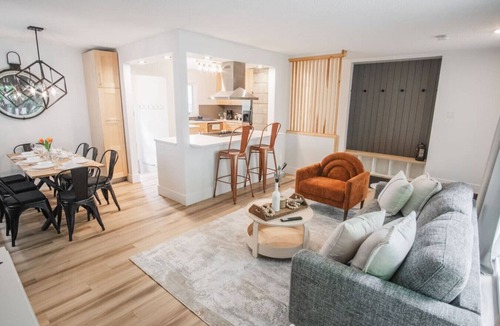 Edmonton House | Play & Stay Downtown Sleeps 10