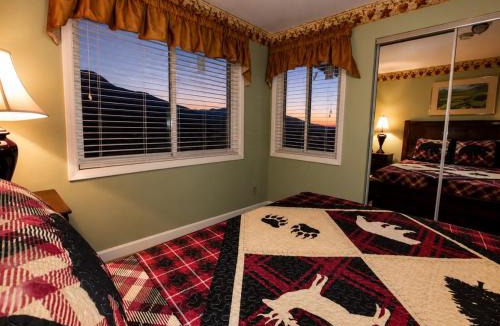 Gatlinburg - Pigeon Forge House | Pool and Hot Tub with Smoky Mountain View N Gatlinburg