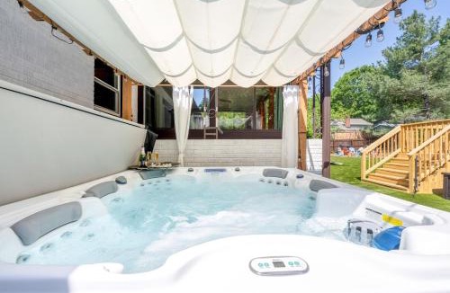 Charlotte House | Pool Oasis with Hot Tub, Pickleball Court and Games near Uptown
