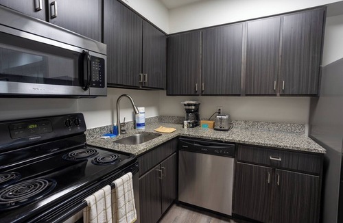 North Capitol Apartment | Prime 2bdr Apartment in Downtown Nashville Walk to Broadway and Music City