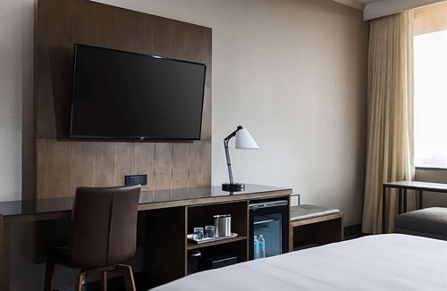 Nashville Hotel | Prime Location, Explore Opry & Nashville's Best Spots, Pool, Pets Are Welcome!