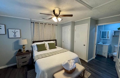 Knoxville Apartment | Private 1BR Retreat 10 Min to UT, Downtown, and Hospitals