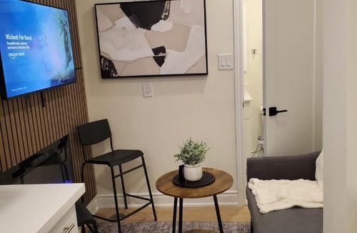 Halton Regional Municipality Apartment | Private 1BR Suite with Fireplace & Parking in Milton