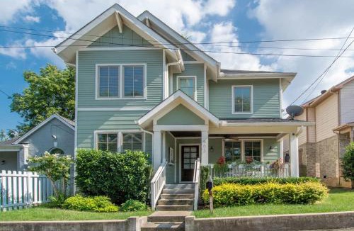 Hope Gardens House | Private Backyard - Near Bicentennial Park