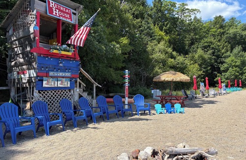 Sandy Point House | "🌊🏖️ Private beach🌲🏞️ Acadia?. 🦞🛥️ Bar Harbor😴 Sleeps 20🐾🐶 Pet friendly❤️affordable